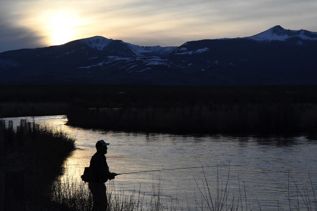 Obcursco Fly Fishing Vest Review (Hands-On & Tested) 