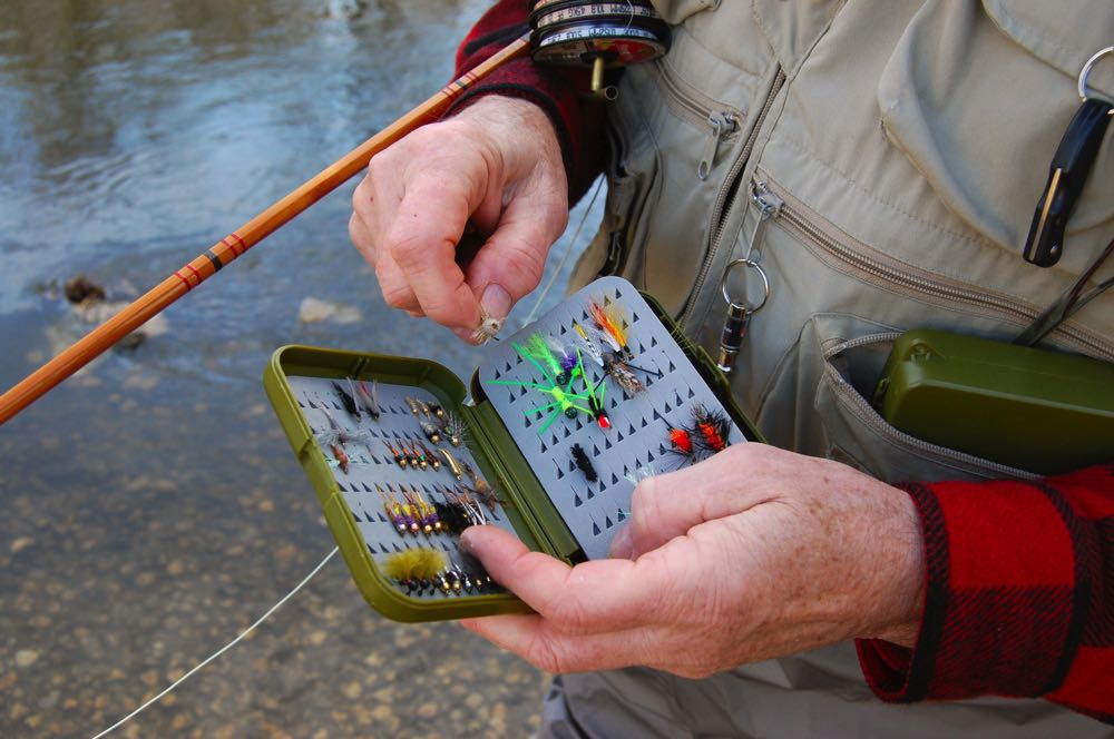 Kylebooker Fly Fishing Vest Review (Hands-on & Tested)