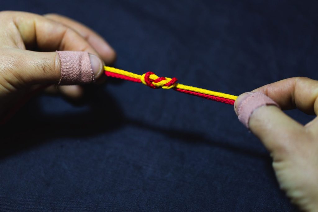 How To Tie a Surgeon's Knot