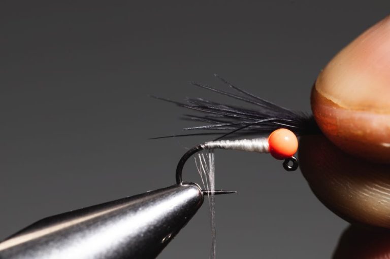 step7how to tie a micro bugger fly -