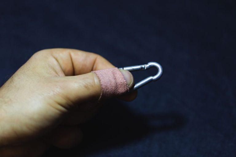 uni-knot attaching hook_step1